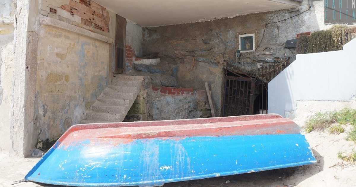 Torre a Mare, quella grotta che si affaccia sul porto: fu la casa del mitico Varvamingo